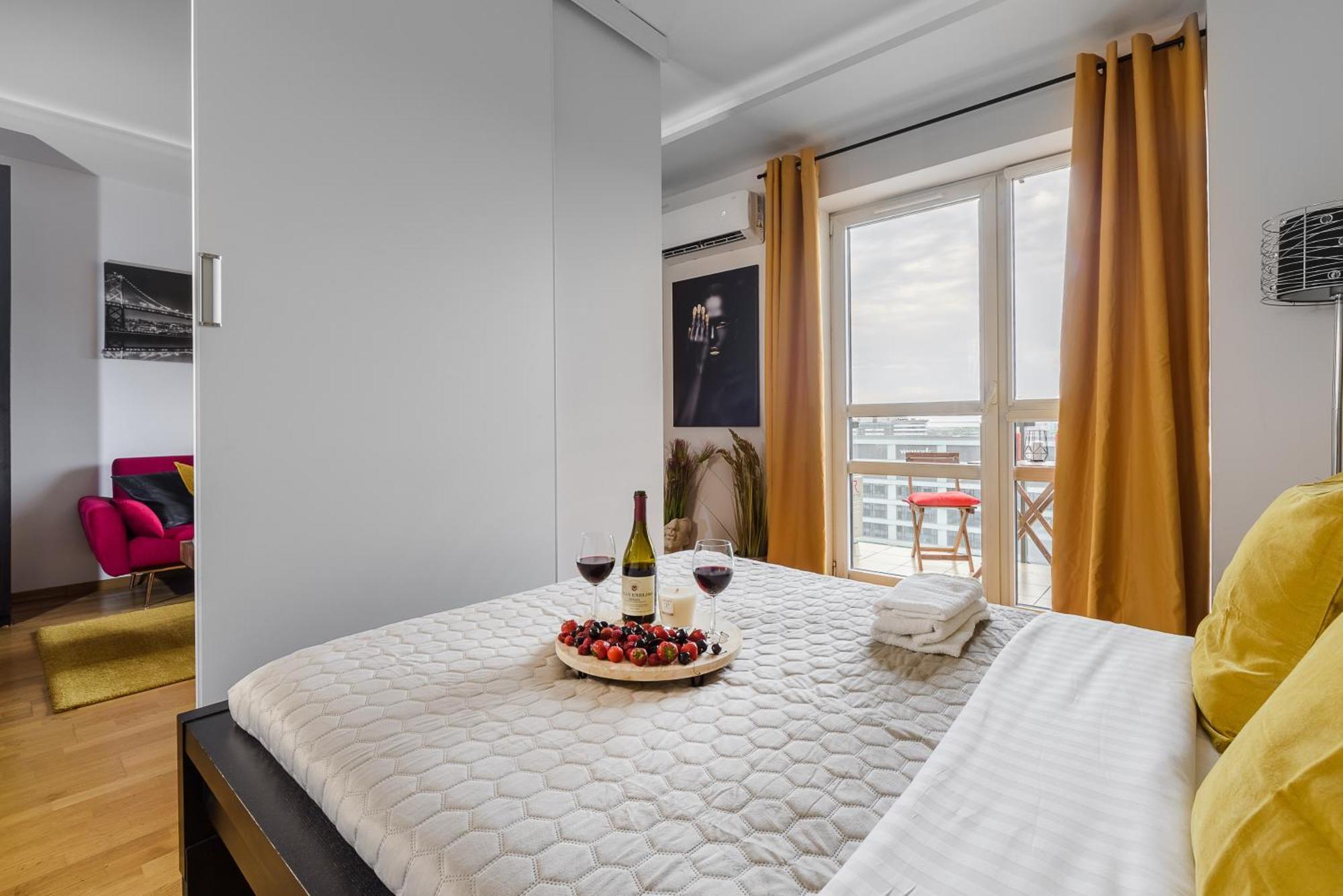 Luxury Apartments In Platinum Tower Варшава Экстерьер фото