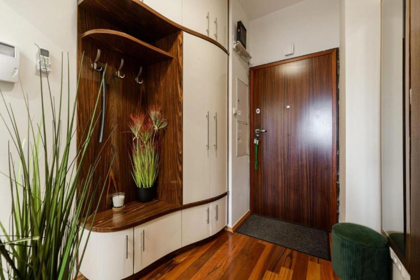 Luxury Apartments In Platinum Tower Варшава Экстерьер фото