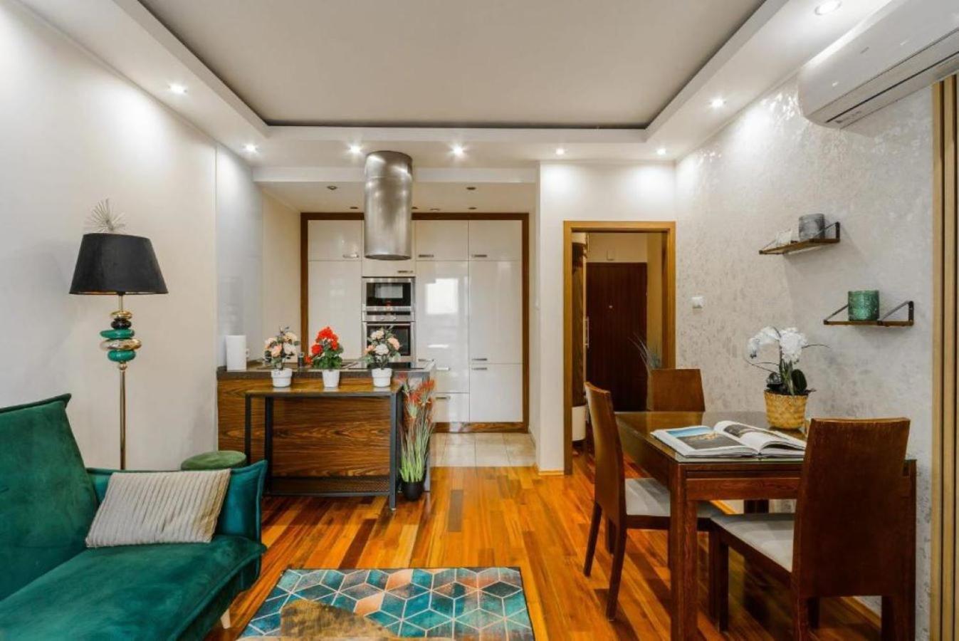 Luxury Apartments In Platinum Tower Варшава Экстерьер фото